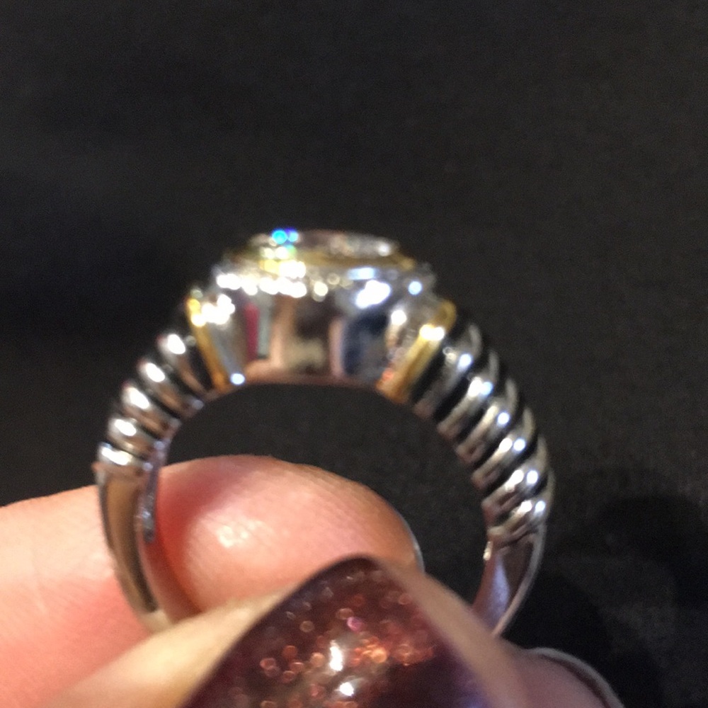 Pretty ring - Picture 3 of 3